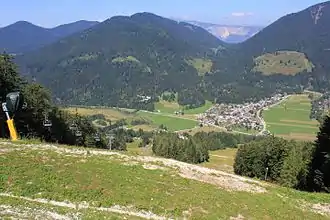 Der Wurzenpass von Süden mit der Ortschaft Podkoren
