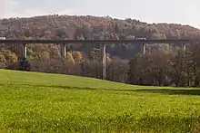 Talbrücke Unterrieden bei Altdorf. Hier erreicht die Autobahn die Fränkische Alb
