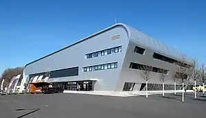 Außenansicht der BallsportArena (2019)