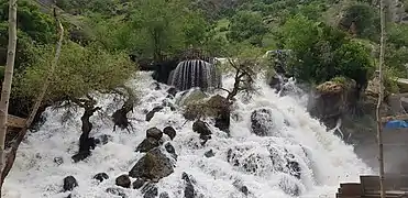 Karstquelle Bekhal bei Erbil im irakischen Kurdistan