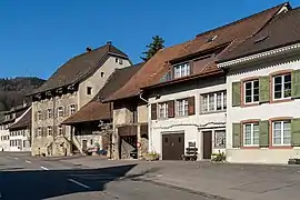 Neuhuus, Hauptstrasse