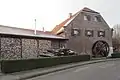 Wirtschaftsteil und Mühlrad der Schafhausener Kornmühle