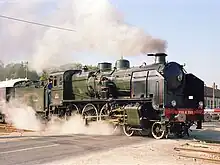 230 G 353 in Les Ormes-sur-Voulzie, 1985