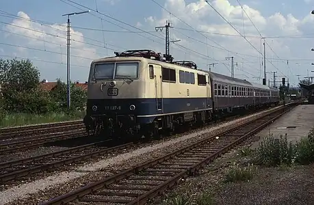 Nahverkehrszug mit BR 111 und n-Wagen (1989)