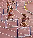 Startkurve des ersten Vorlaufs (v. l. n. r.): Valentine Arrieta (nur zum Teil sichtbar), Vilde Jakobsen Svortevik, Eilidh Child, Laura Sotomayor, Axelle Dauwens