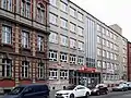 Haupteingang im Verbindungsgebäude