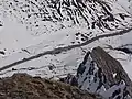 Flexenpaß mit Flexenhäusl vom Ostgipfel (2534 m) der Hasenfluh