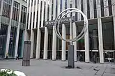 Gebäudeeingang an der Sixth Avenue