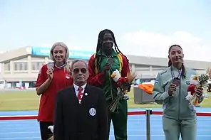 Marthe Koala (Mitte) bei den Islamic Solidarity Games 2022
