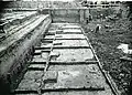 Mannschaftsbaracken während der Ausgrabungen 1943. Sicht auf die Grundrisse der einzelnen Contubernia.