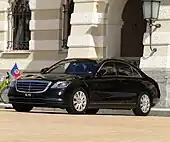 Kontrollschild FL 5 wird bei offiziellen Anlässen an der Limousine der liechtensteinischen Regierung angebracht