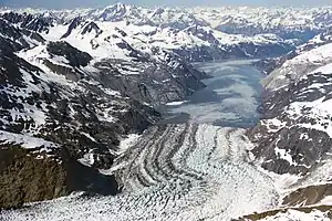 Der Johns-Hopkins-Gletscher und das Inlet