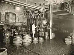 Fassfüllerei 1905