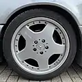 Detailansicht: 18" AMG-Rad eines SL
