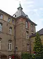Hauptturm des Abteigebäudes