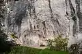 Unterm Schloss Hellenstein in Heidenheim an der Brenz öffnet sich am rechten Rand des Brenztales im Kalkfels ein Abri, der Sammelstelle für Neandertaler in Baden-Württemberg gewesen sein muss: die Heidenschmiede