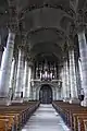 Kirchenschiff mit Blick zur Orgelempore