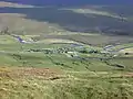 Blick von den Südhängen des Fionn Bheinn auf den Ort