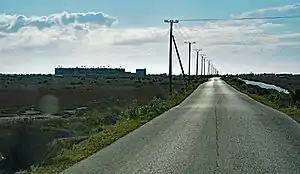 Anfahrt zum Dorf von Osten
