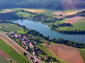 Rheinklingen und Bibermühle, rechts oben der Flusslauf der Biber