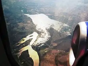 Luftbild von Norden aus (2009). Der Moses Lake ist vorn links, das Potholes Reservoir in der Mitte.