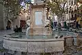 Fontaine de l'hôtel de ville, inaugurée en 1755, vlassé 1905