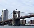 375 Pearl Street vor der Renovierung und die Brooklyn Bridge