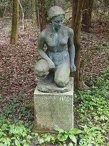 Friedhof Rosenberg, Skulptur von Elsa Pletscher (1908–1998) Plastikerin, Malerin. Gelistet im Grabmalinventar Rosenberg von 2013.