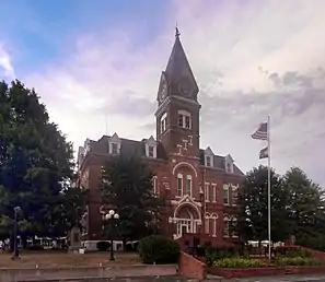 Das Gentry County Courthouse, gelistet im NRHP Nr. 80002352