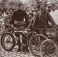 Alessandro Anzani, links (1904)