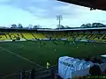 East Stand (links) und South Stand