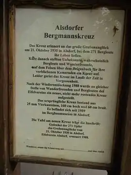 Texttafel auf dem Tisch des Rastplatzes