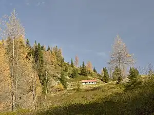 Alte Kellerjochhütte vom Weg zum Berggasthof Hecherhaus (1887 m)