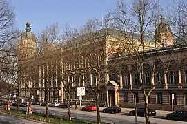 Nr. 1–3: Alte Oberpostdirektion