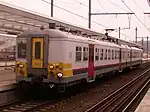 Typischer Triebwagen für den Regionalzug Lüttich–Maastricht