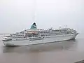 Amadea beim Ablegen in Bremerhaven