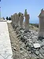 Gedenkstelen mit den Namen der Ermordeten