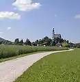 Pfarrkirche St. Mariä Himmelfahrt von Süden aus gesehen