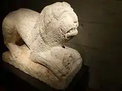 Löwenwächter am Eingang eines Grabmonuments (Kalkstein, 2. Jahrhundert).