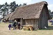 Häuser im rekonstruierten Angelsachsendorf Weststow