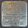 Anita Schönberger vor der Herderstraße 7