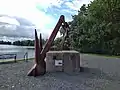 Patentanker eines Großtankers als Denkmal nahe dem Strandcafé Fährhaus