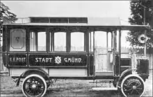 Ein früher österreichischer Obus mit k.k. Postabteil