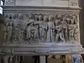Reliefs von Antonio Baboccio am Grabmal des Ludovico Aldomorisco (1421)