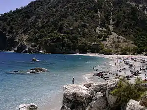 Badestrand in der Apella-Bucht