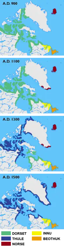 Die vier Karten zeigen jeweils denselben Kartenausschnitt, der Island, Grönland und einen Teil Nordamerikas umfasst, zu verschiedenen Zeitpunkten; im Jahr 900 ist nur Island von Nordgermanen besiedelt, 1100 auch ein Streifen Grönlands, 1300 ist der Bereich der Dorset-Kultur zurückgegangen und teilweise von der Thule-Kultur übernommen worden, die 1500 auch das ehemalige Gebiet der Grænlendingar übernommen hat.
