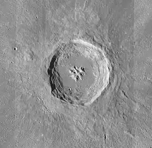 Krater Aristillus (LROC-WAC)