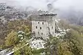 Hauptfassade des Castello di Arnad