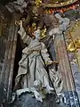 Statue des Apostels Petrus mit den beiden Schlüsseln für Erde und Himmel