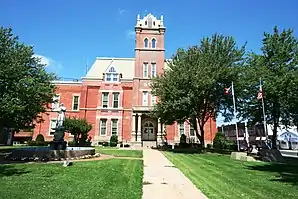 Ashtabula County Courthouse in Jefferson, gelistet im NRHP mit der Nr. 75001316
